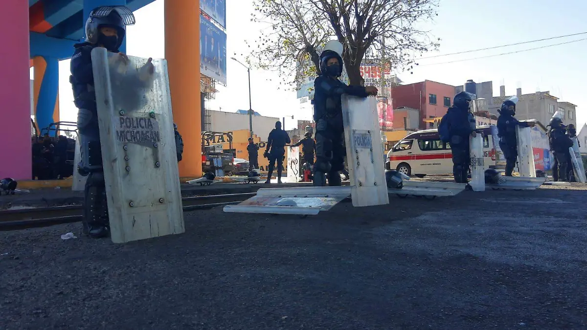 Policías Tres Puentes